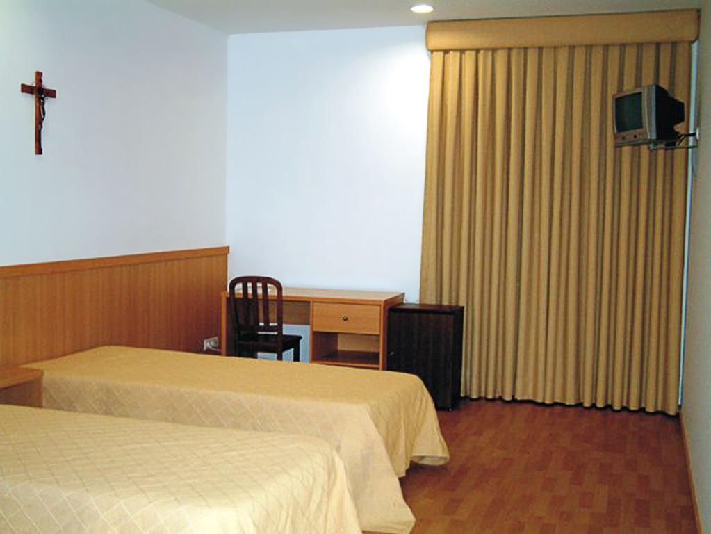 Casa De Retiros N. S. Perpetuo Socorro Hotel Guimarães Buitenkant foto