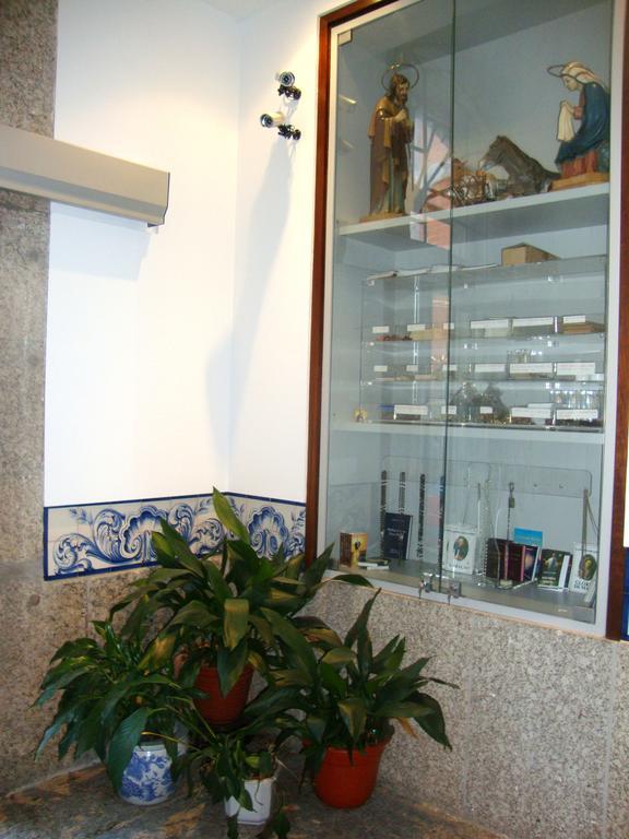 Casa De Retiros N. S. Perpetuo Socorro Hotel Guimarães Buitenkant foto