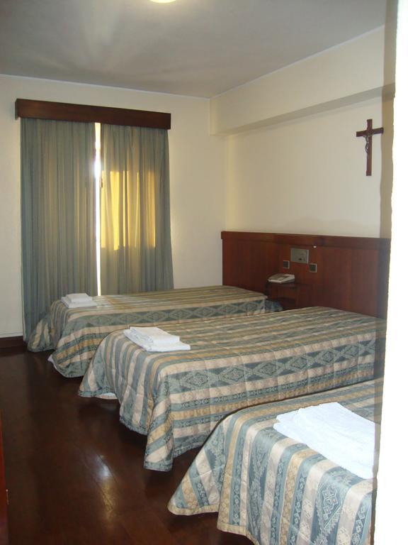 Casa De Retiros N. S. Perpetuo Socorro Hotel Guimarães Kamer foto