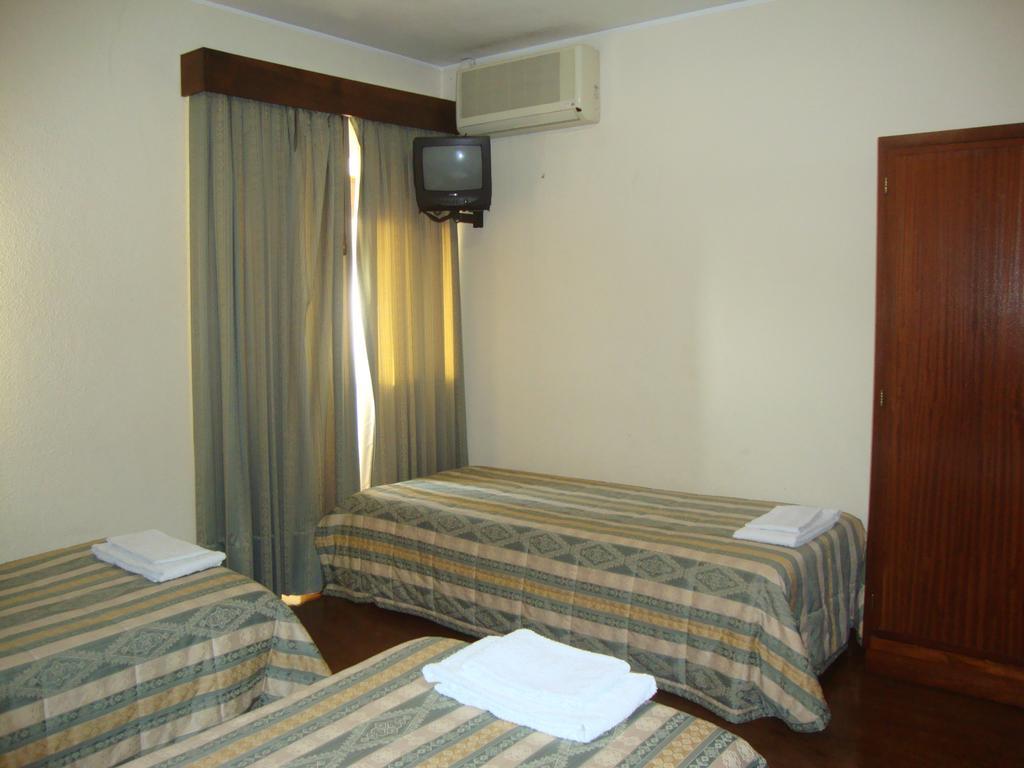 Casa De Retiros N. S. Perpetuo Socorro Hotel Guimarães Kamer foto