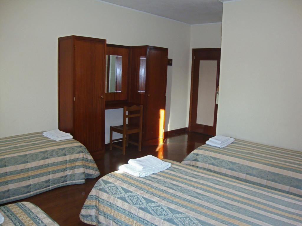 Casa De Retiros N. S. Perpetuo Socorro Hotel Guimarães Kamer foto