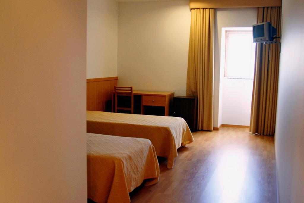 Casa De Retiros N. S. Perpetuo Socorro Hotel Guimarães Buitenkant foto